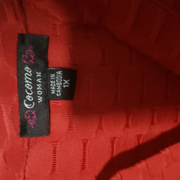 Red blouse - Picture 2 of 4